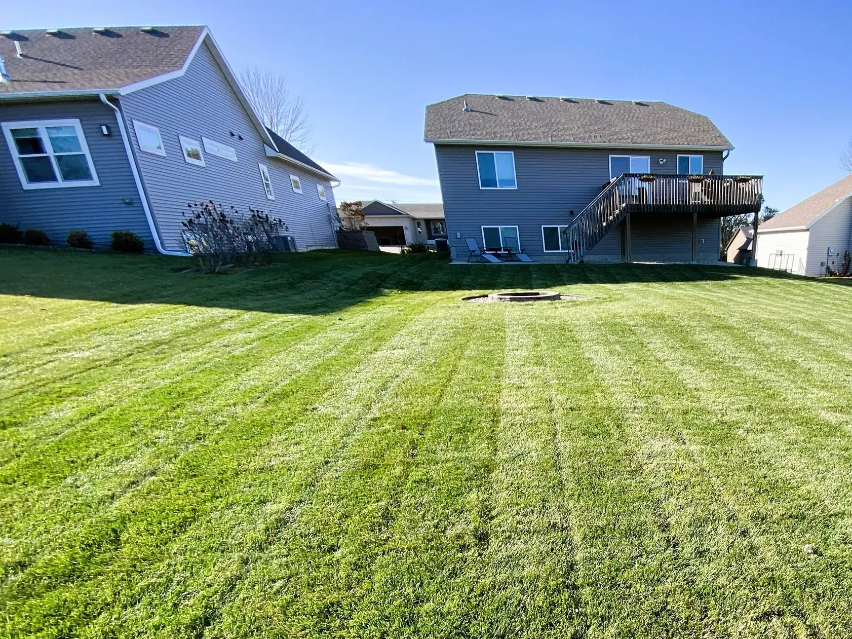 Maintained residential lawn by Minnlawn